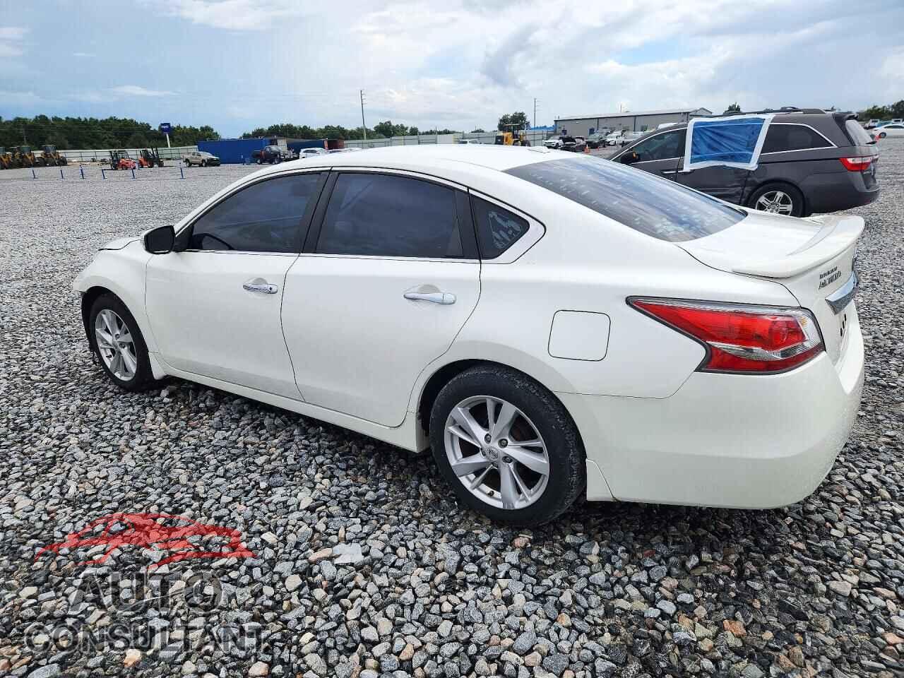 NISSAN ALTIMA 2015 - 1N4AL3AP2FC213957