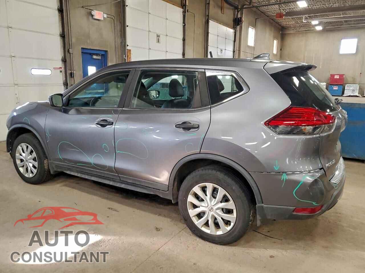 NISSAN ROGUE 2017 - KNMAT2MV5HP597601