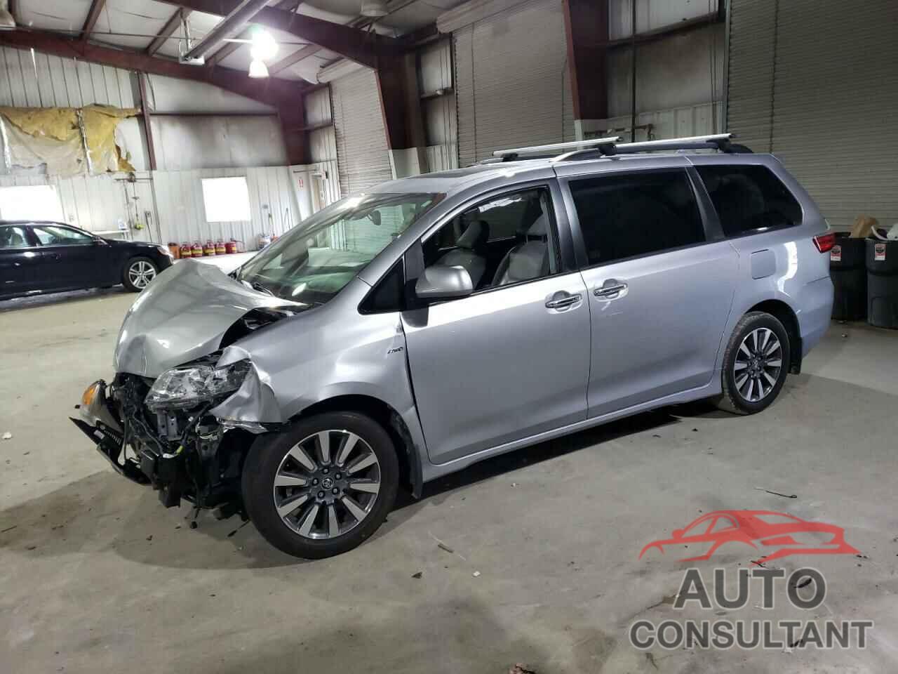 TOYOTA SIENNA 2018 - 5TDDZ3DC0JS195626