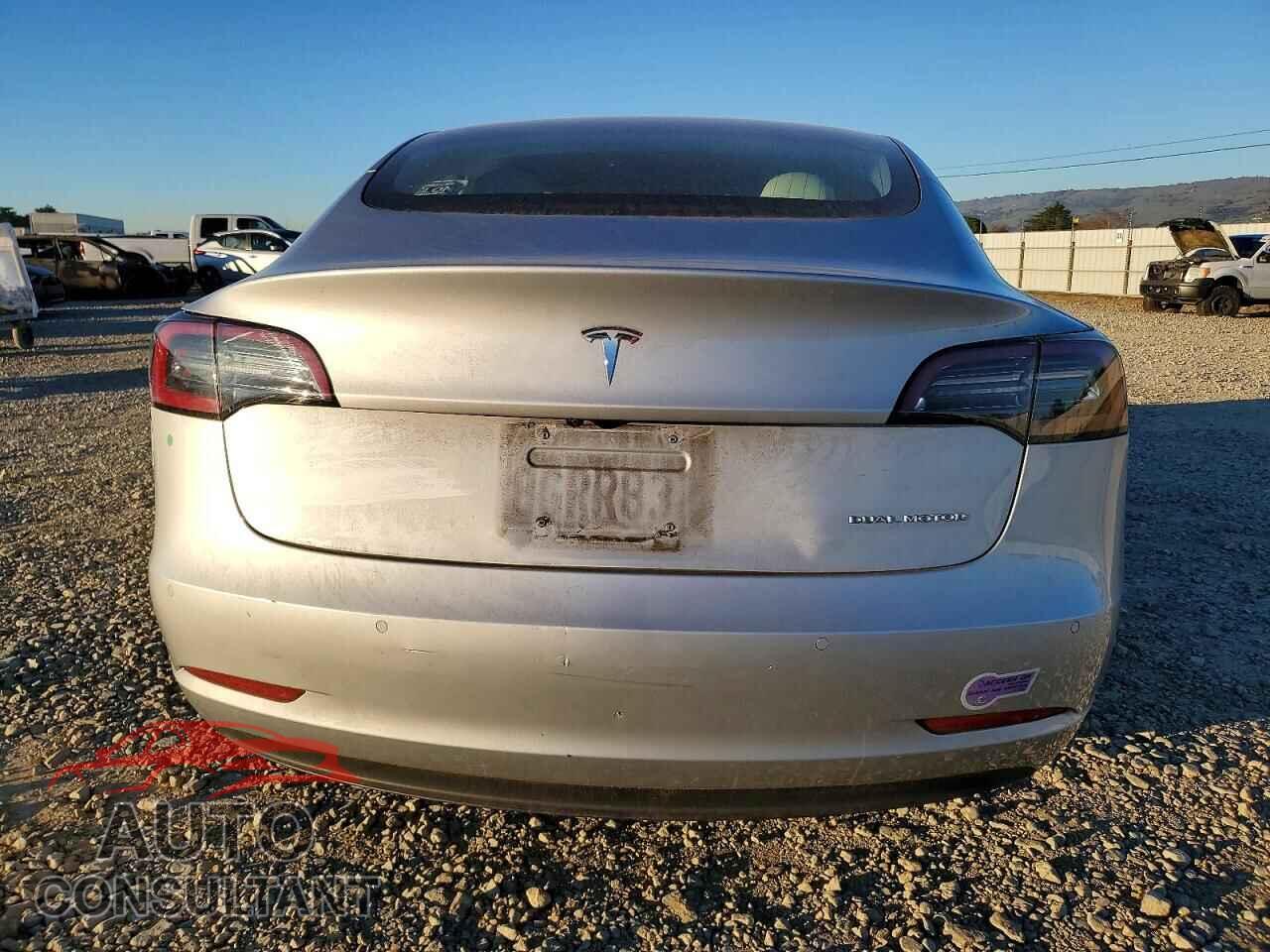 TESLA MODEL 3 2018 - 5YJ3E1EB6JF074833