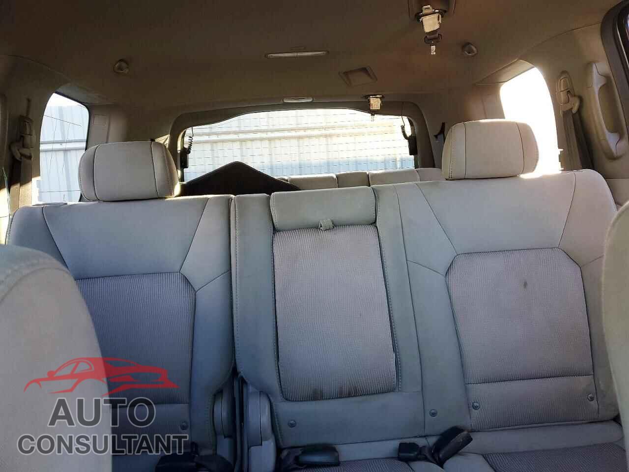 HONDA PILOT 2011 - 5FNYF3H49BB021539