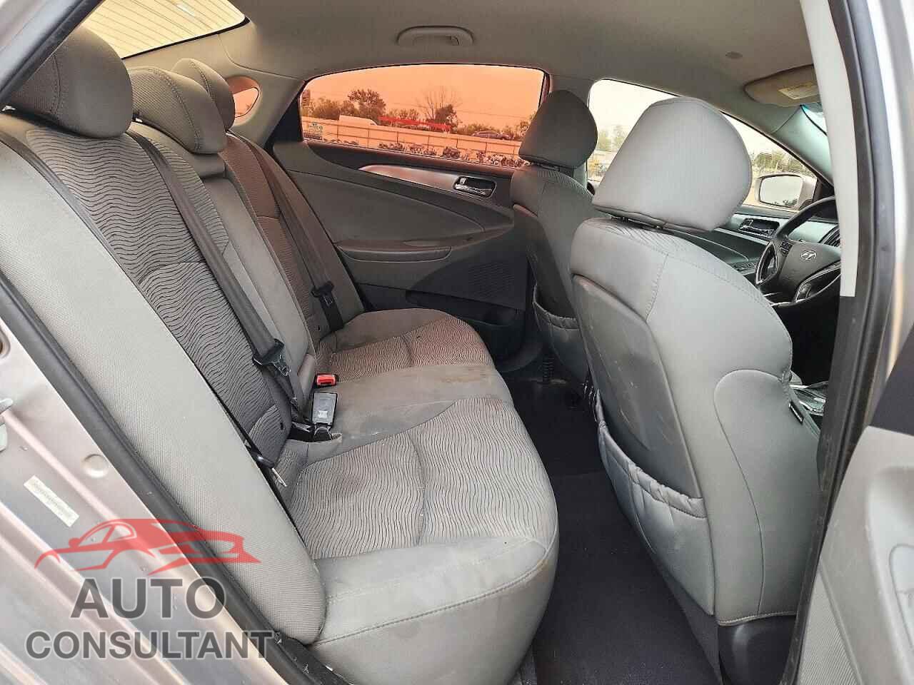 HYUNDAI SONATA 2011 - KMHEC4A49BA005759