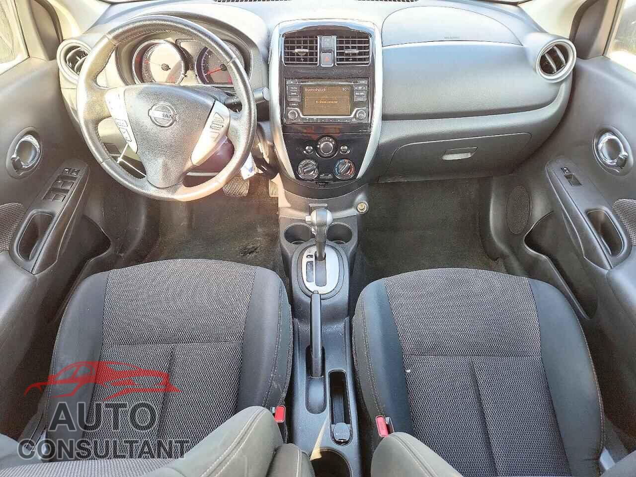 NISSAN VERSA 2017 - 3N1CN7AP3HL800537