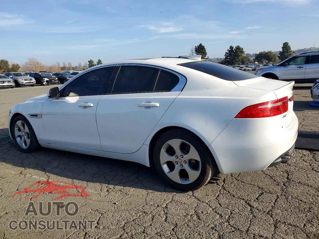 JAGUAR XE 2017 - SAJAR4BN2HCP15092