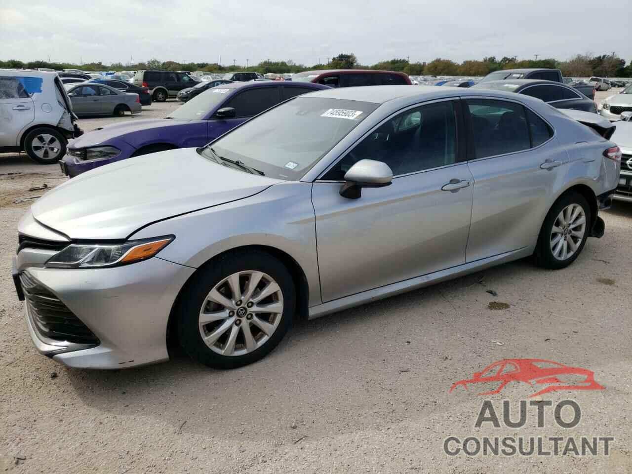 TOYOTA CAMRY 2018 - 4T1B11HK3JU024431