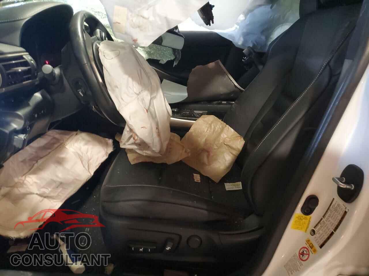 LEXUS IS 2017 - JTHBA1D25H5046203