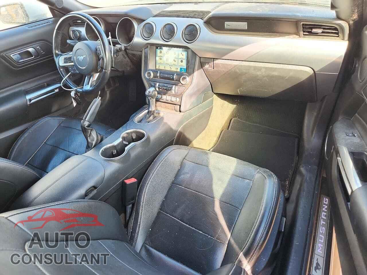 FORD MUSTANG 2019 - 1FATP8UH8K5104285