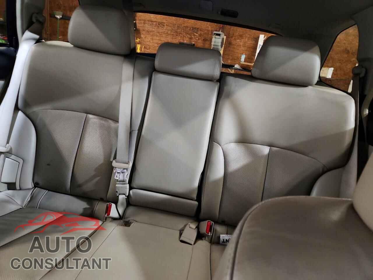 SUBARU OUTBACK 2011 - 4S4BRBKC8B3422712