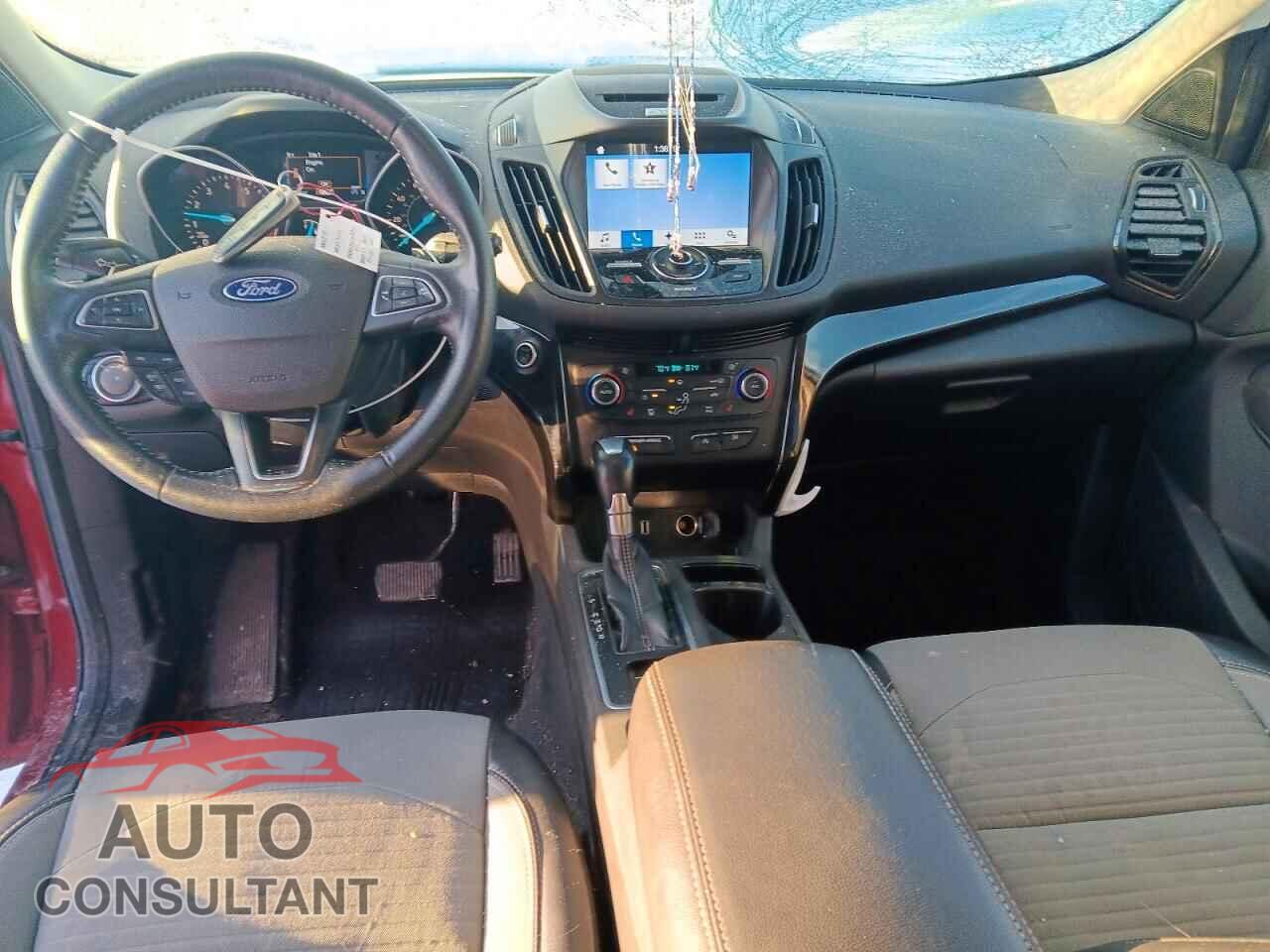 FORD ESCAPE 2017 - 1FMCU9JD9HUC68021