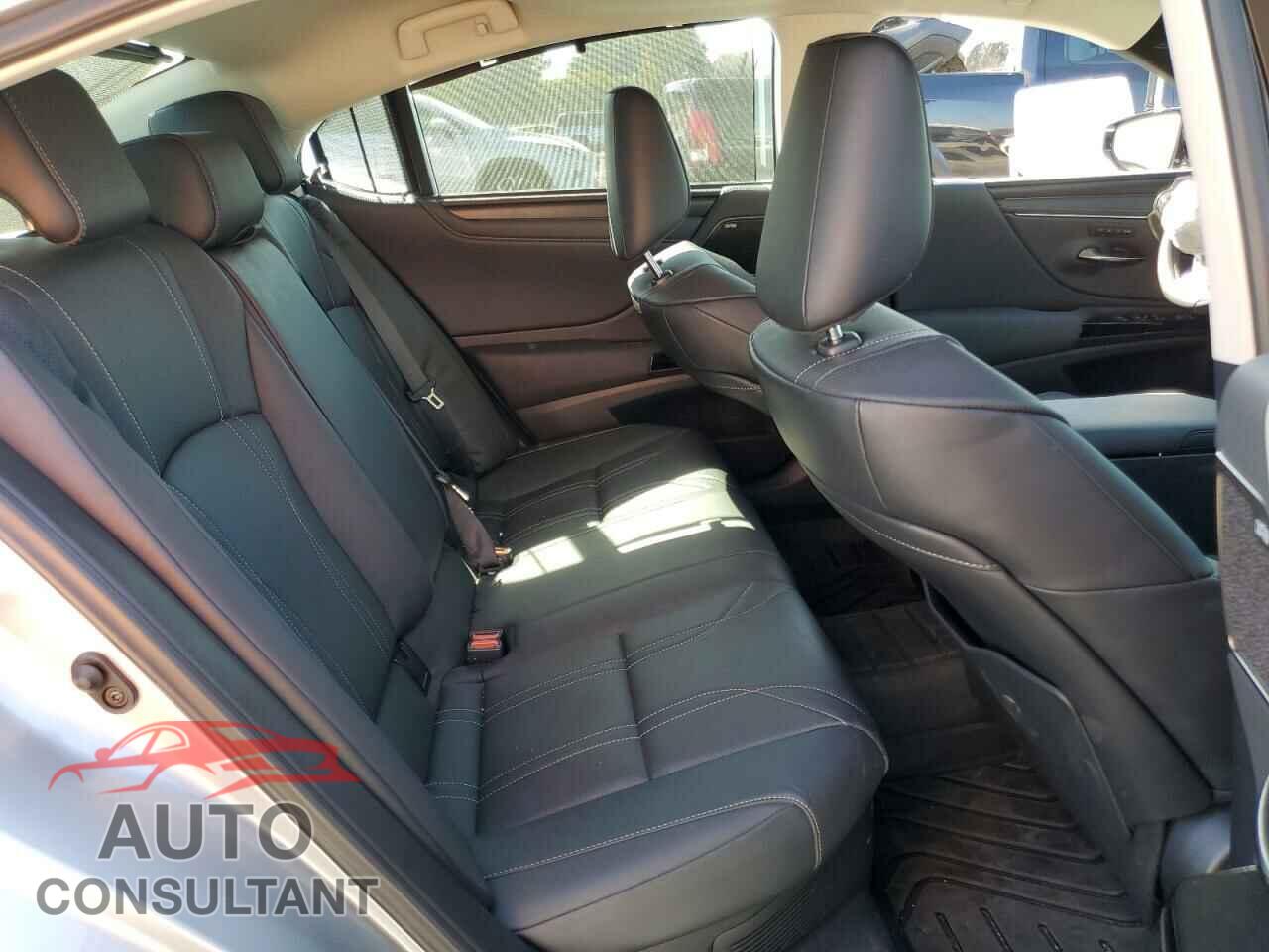 LEXUS ES300 2024 - 58AFA1C19RU041397