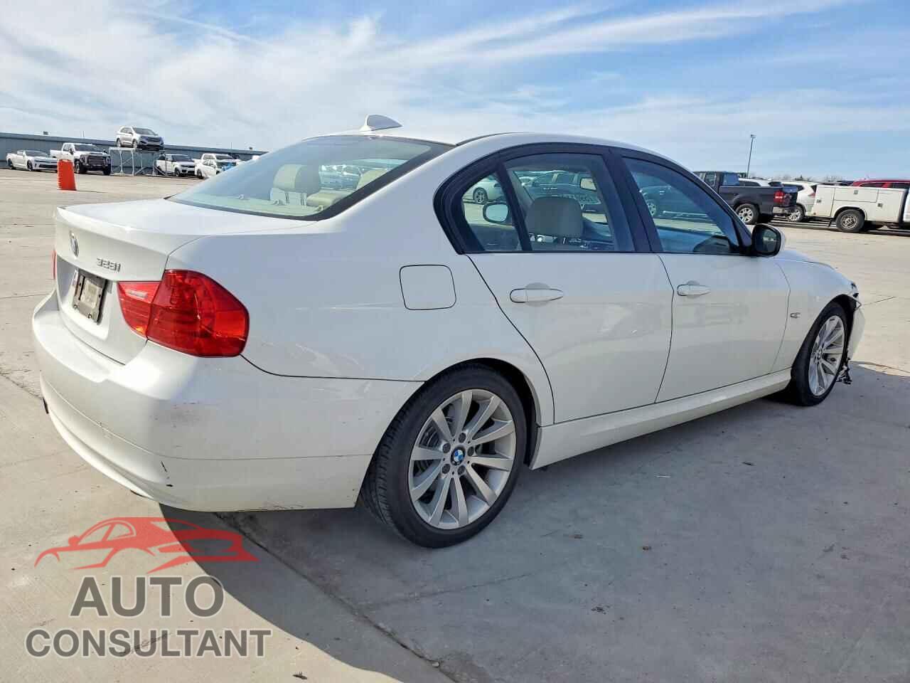 BMW 3 SERIES 2011 - WBAPH7C52BA802230
