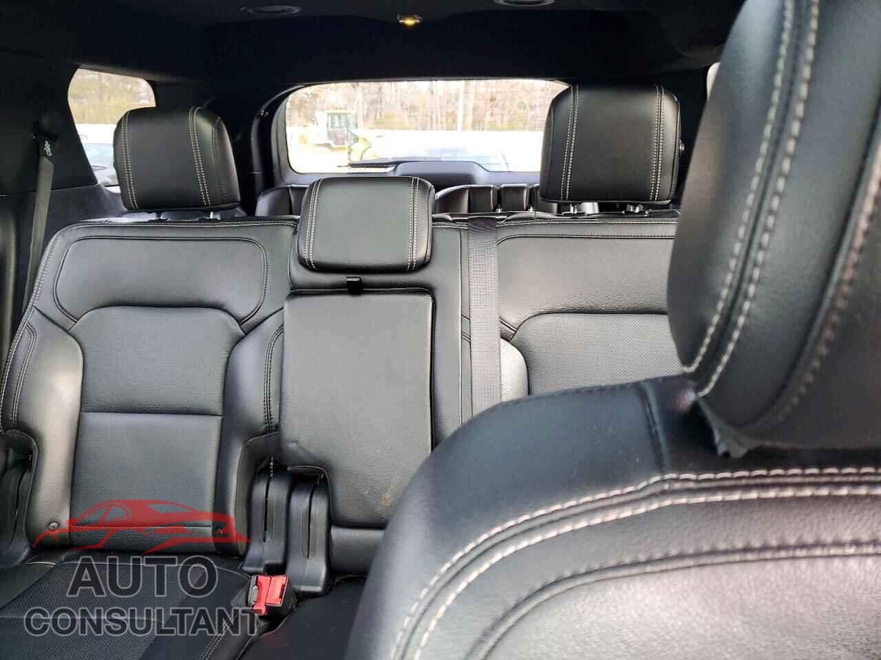 FORD EXPLORER 2017 - 1FM5K7FH1HGB76740