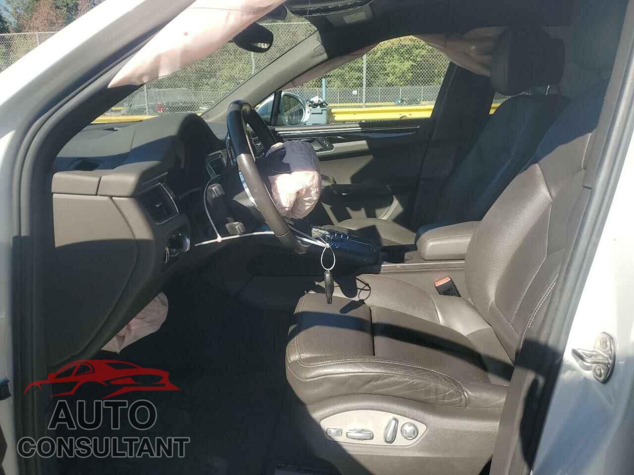 PORSCHE MACAN 2017 - WP1AA2A51HLB02827