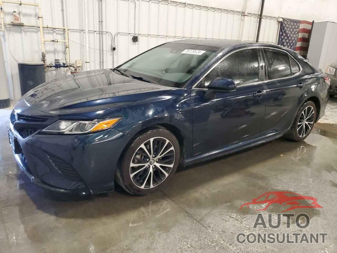 TOYOTA CAMRY 2018 - 4T1B11HK4JU608613