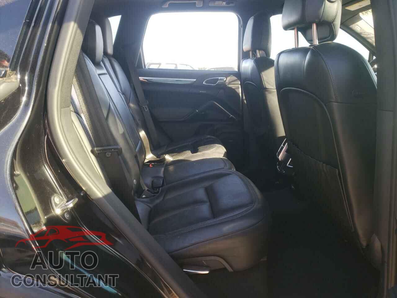 PORSCHE CAYENNE 2016 - WP1AA2A29GLA02950