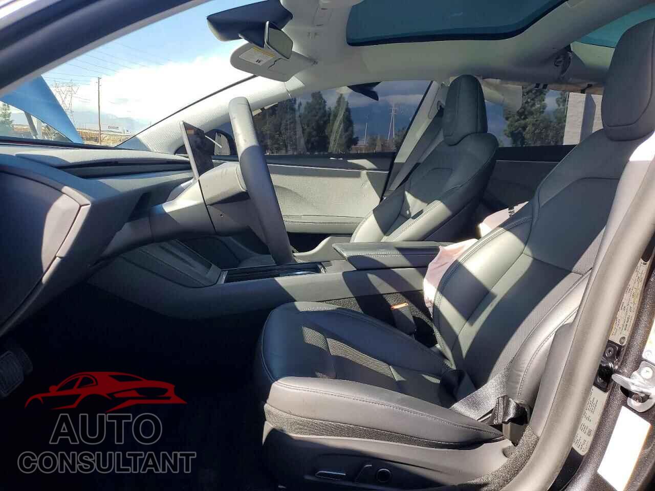 TESLA MODEL 3 2025 - 5YJ3E1EA1SF048486