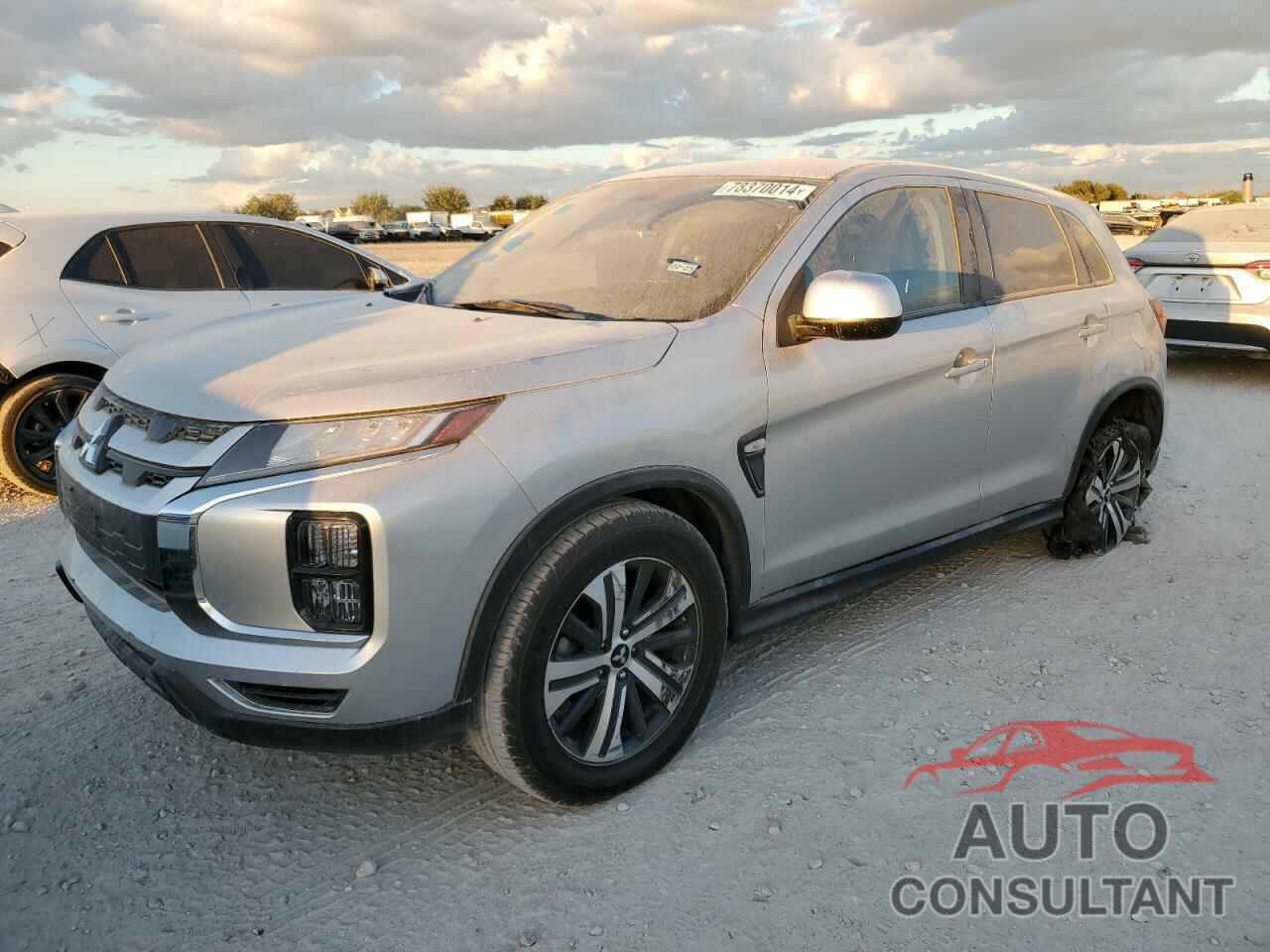 MITSUBISHI OUTLANDER 2021 - JA4APUAU8MU035256