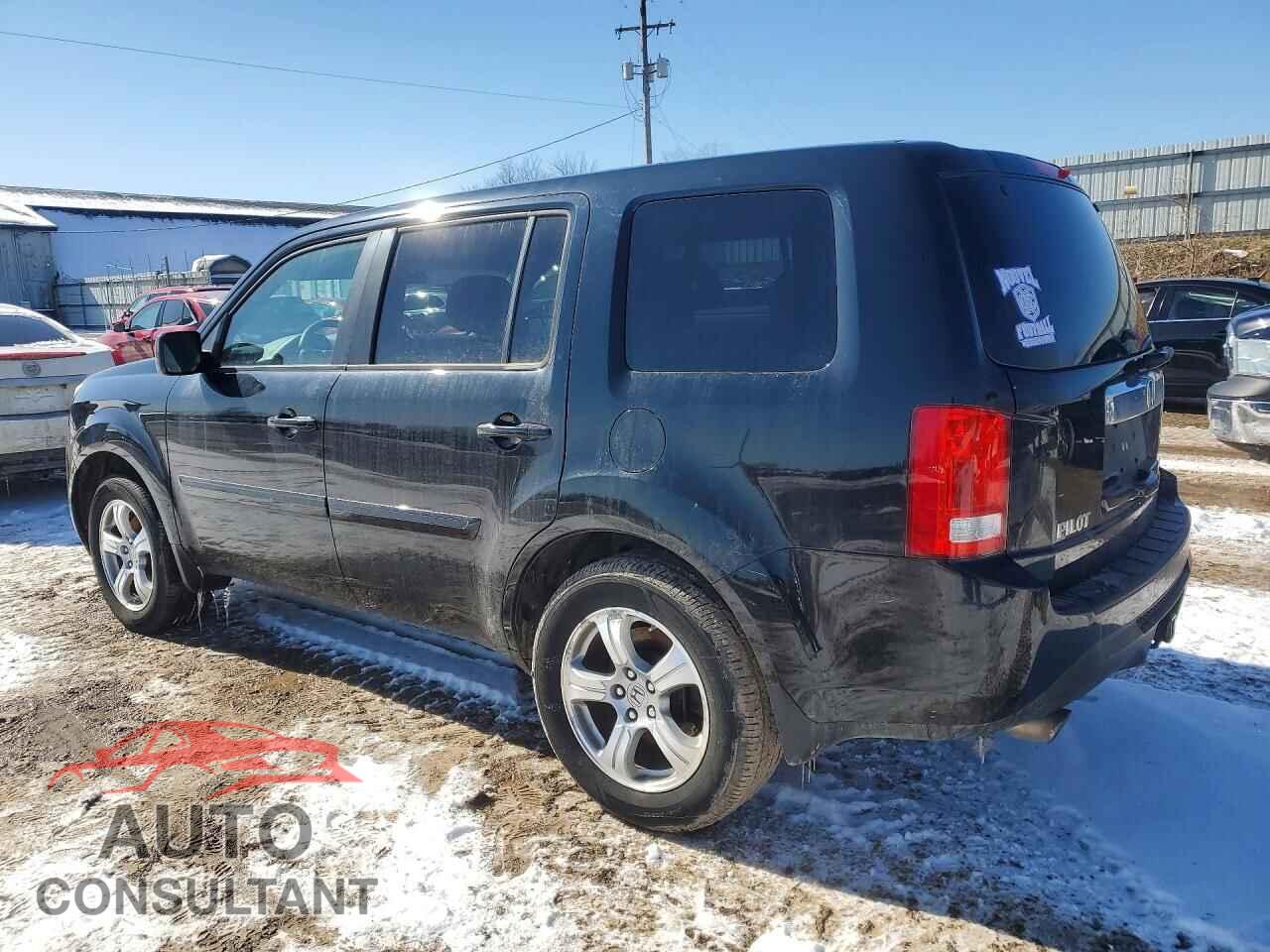 HONDA PILOT 2015 - 5FNYF4H43FB005266