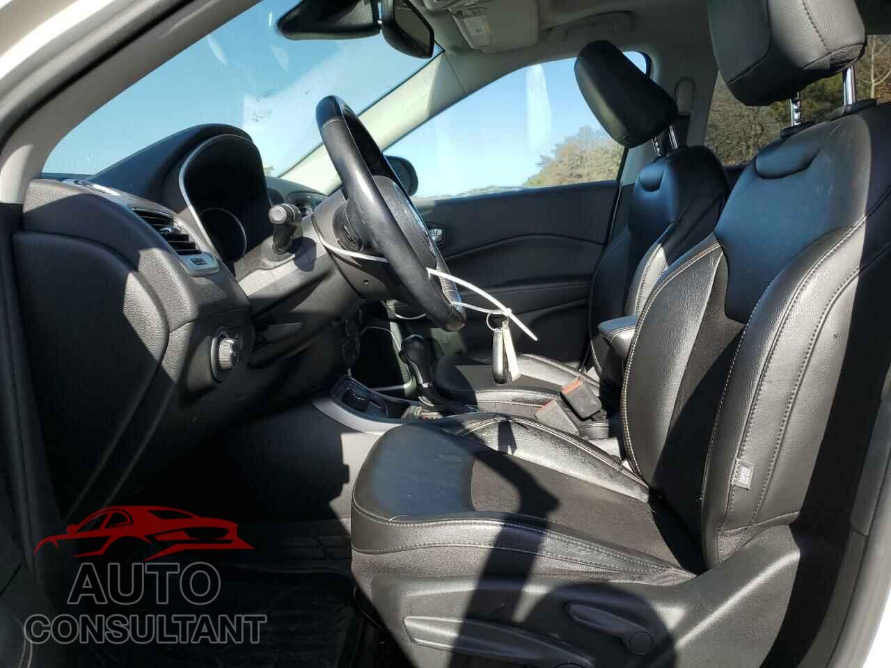JEEP COMPASS 2020 - 3C4NJDBB6LT258183