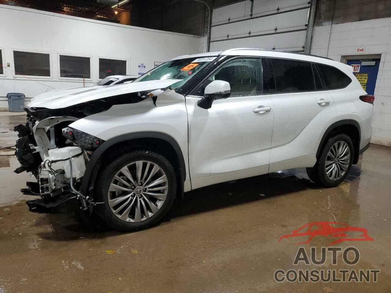 TOYOTA HIGHLANDER 2022 - 5TDFZRBHXNS162407