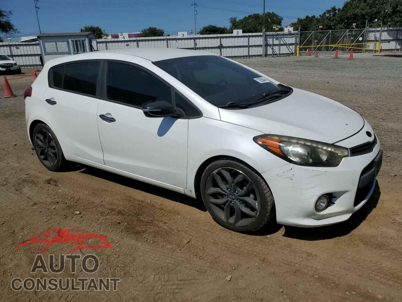 KIA FORTE 2016 - KNAFZ5A30G5592175