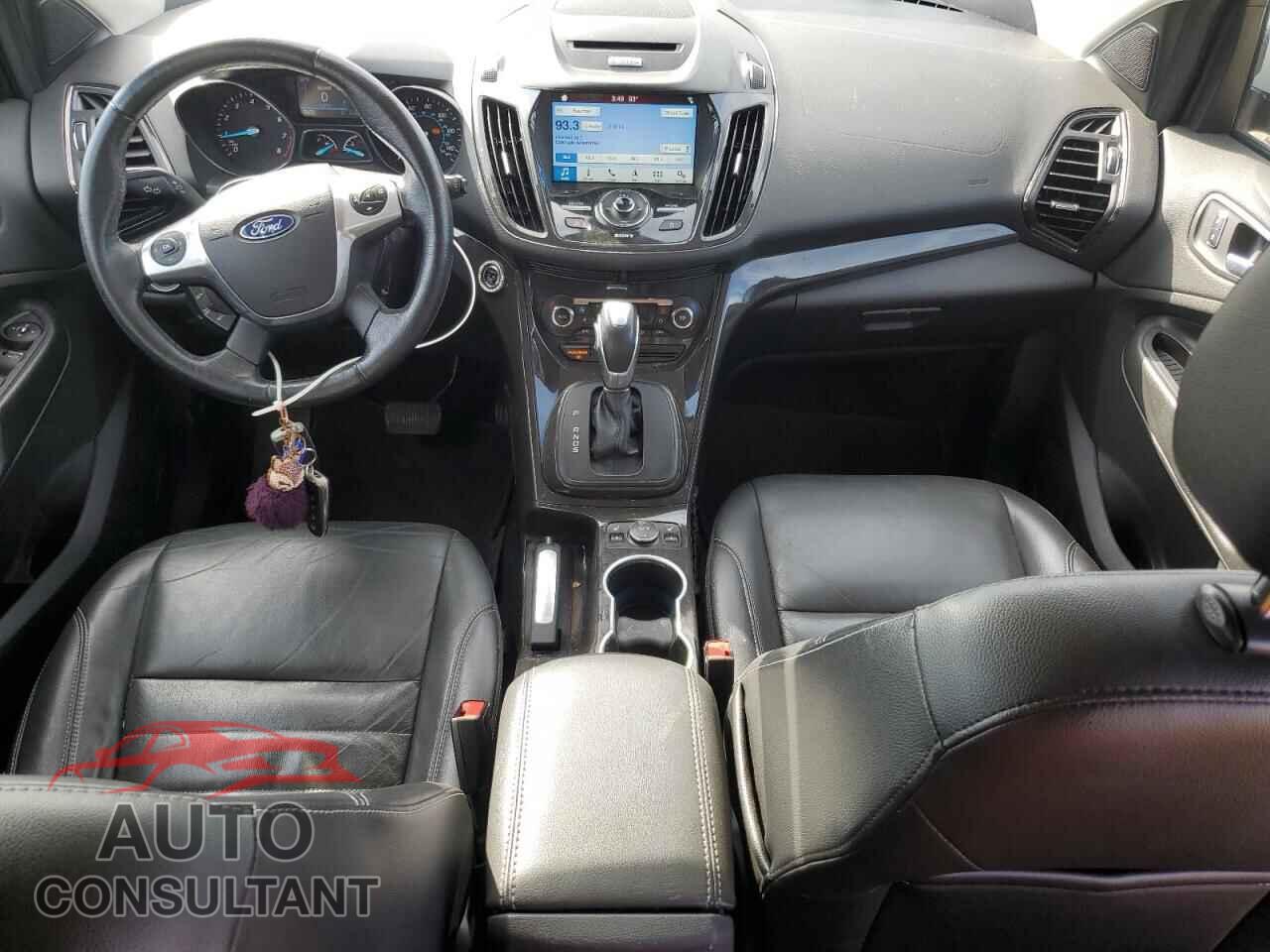 FORD ESCAPE 2016 - 1FMCU9J96GUB10813