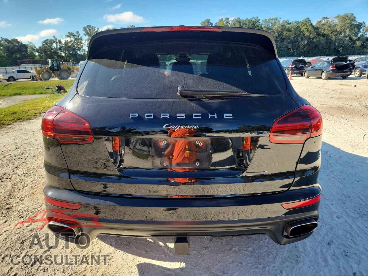 PORSCHE CAYENNE 2018 - WP1AA2A23JKA06005