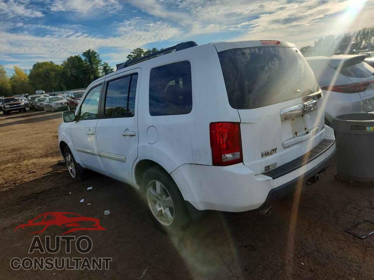 HONDA PILOT 2011 - 5FNYF4H50BB082731