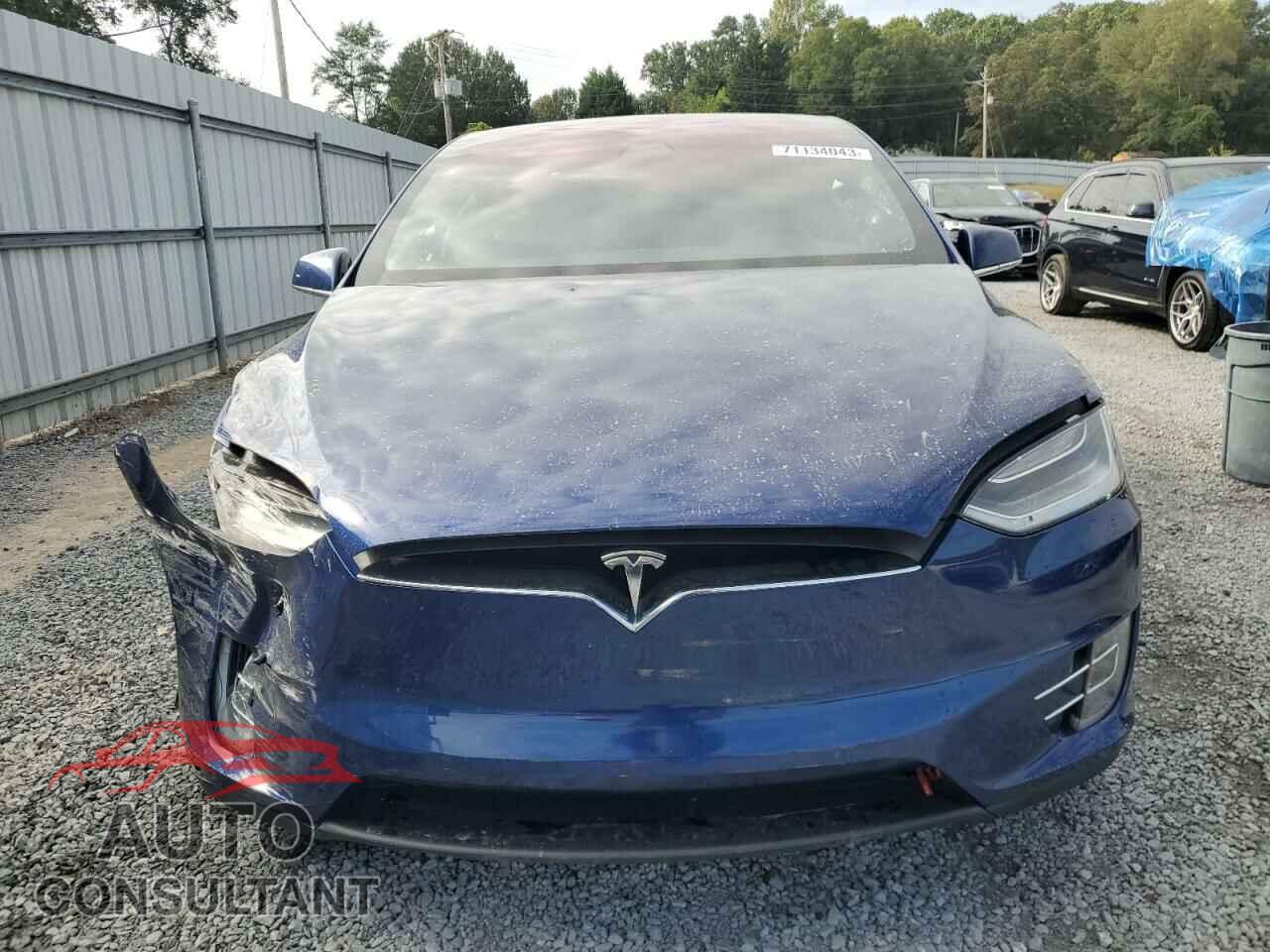 TESLA MODEL X 2017 - 5YJXCBE21HF040175
