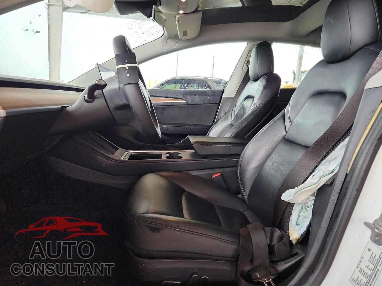 TESLA MODEL 3 2021 - 5YJ3E1EA8MF047564
