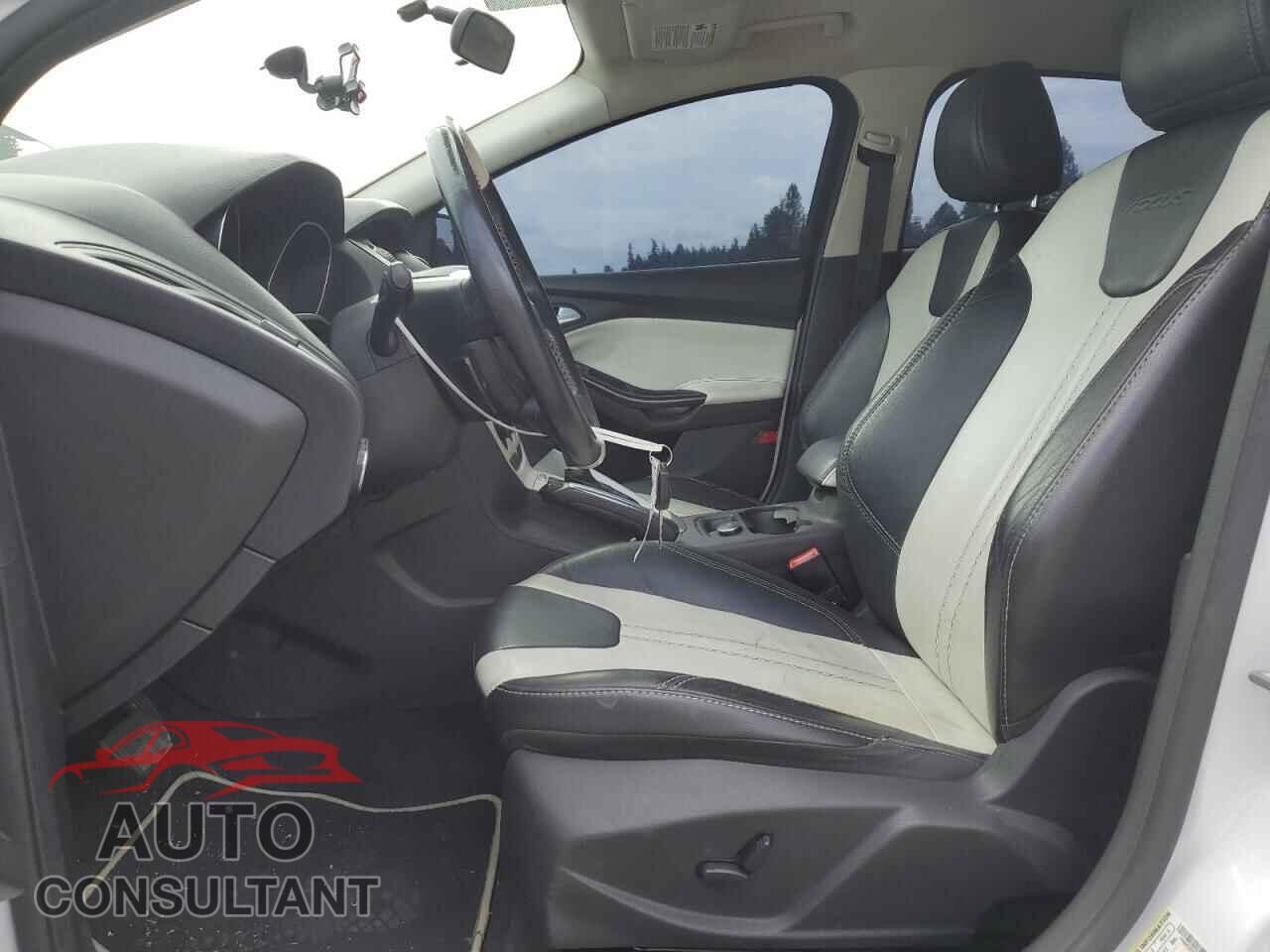 FORD FOCUS 2014 - 1FADP3F23EL138277
