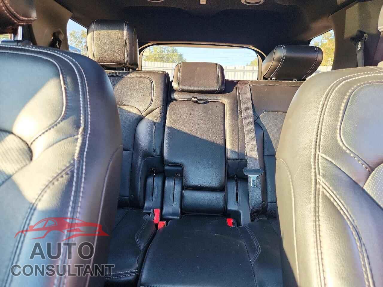 FORD EXPLORER 2018 - 1FM5K7F81JGB27012