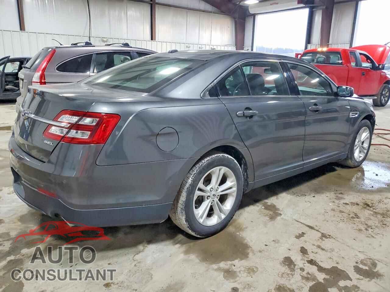 FORD TAURUS 2018 - 1FAHP2E89JG108933