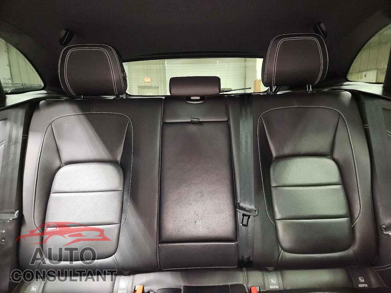 JAGUAR F-PACE 2017 - SADCL2BV5HA491040