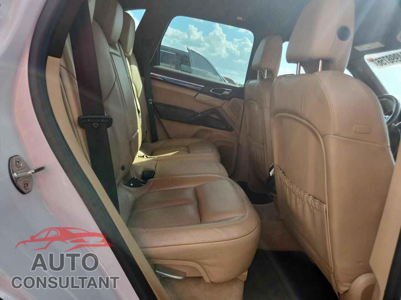 PORSCHE CAYENNE 2017 - WP1AA2A23HKA83838