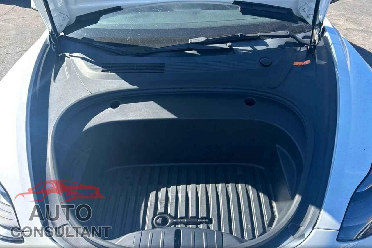 TESLA MODEL 3 2022 - 5YJ3E1EB3NF144830