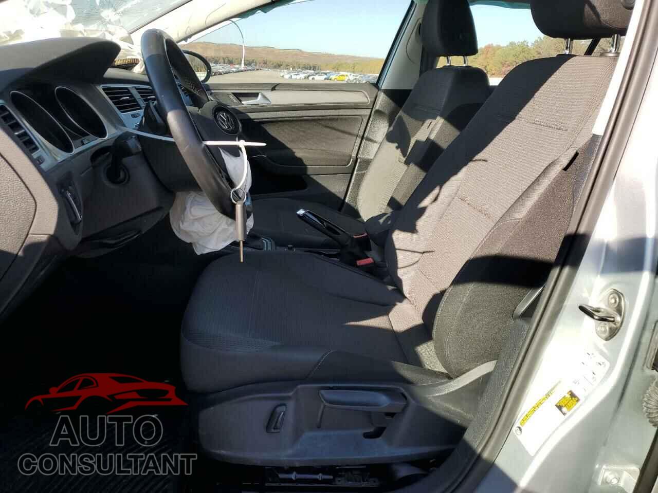 VOLKSWAGEN GOLF 2017 - 3VWC17AU9HM511376