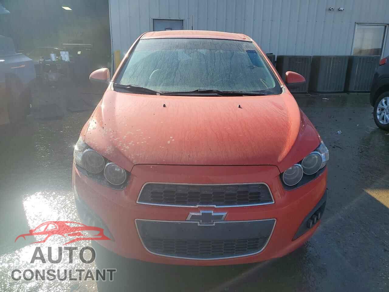CHEVROLET SONIC 2013 - 1G1JE6SB2D4135107