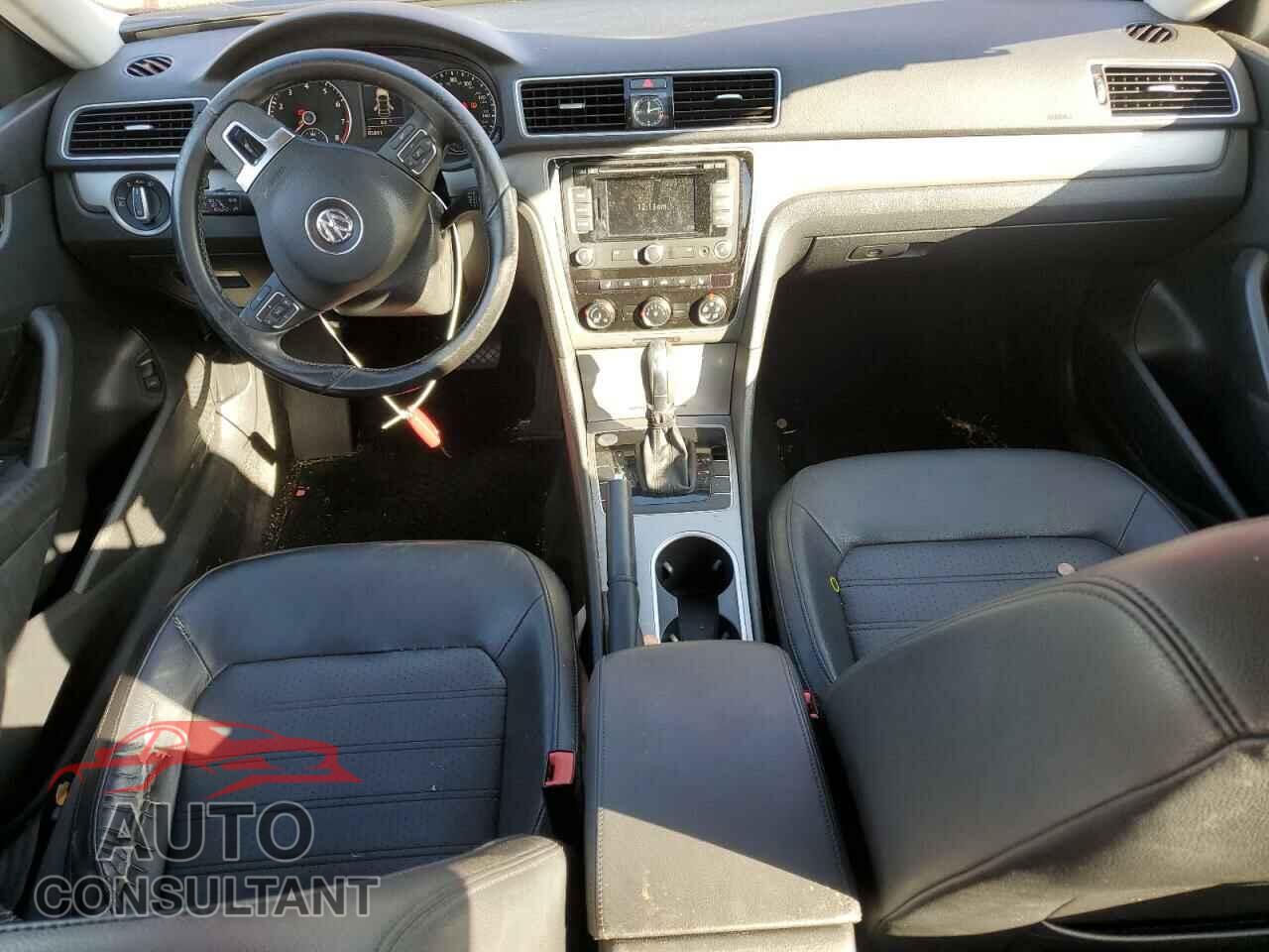 VOLKSWAGEN PASSAT 2015 - 1VWBS7A30FC076777