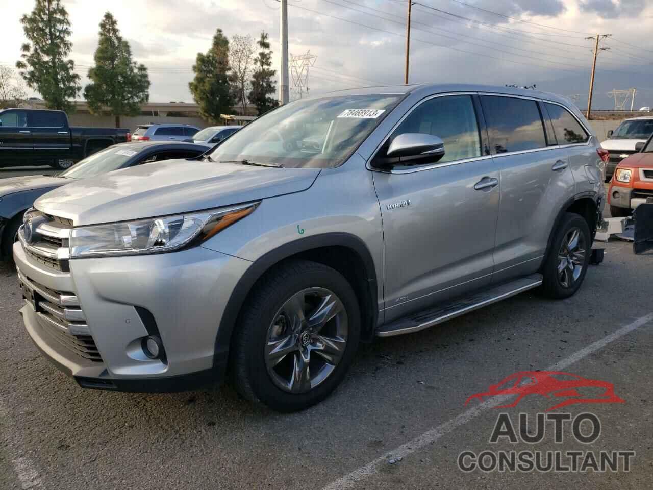 TOYOTA HIGHLANDER 2018 - 5TDDGRFH0JS049440