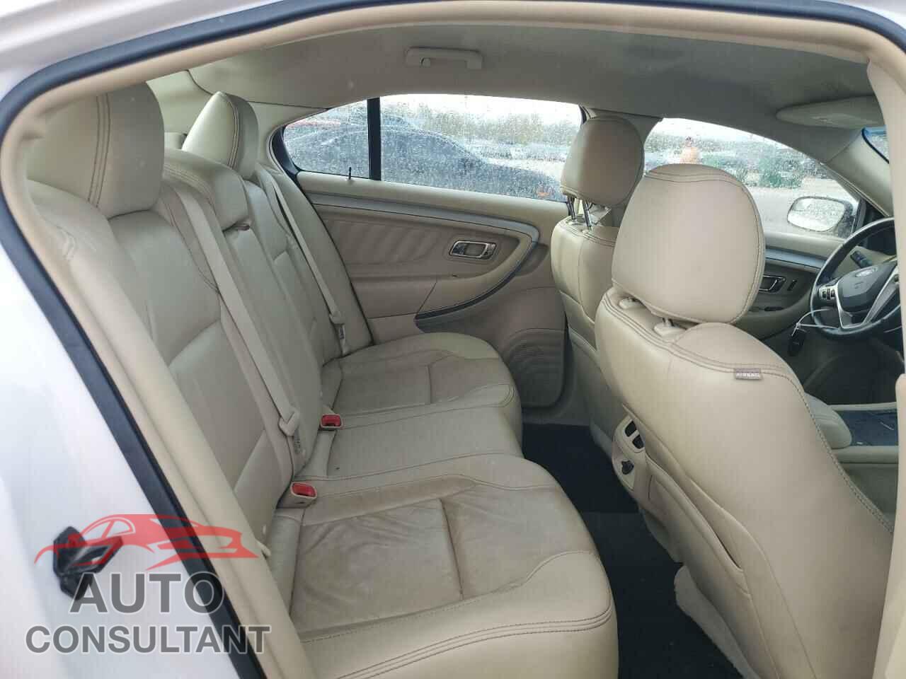 FORD TAURUS 2017 - 1FAHP2E80HG122181
