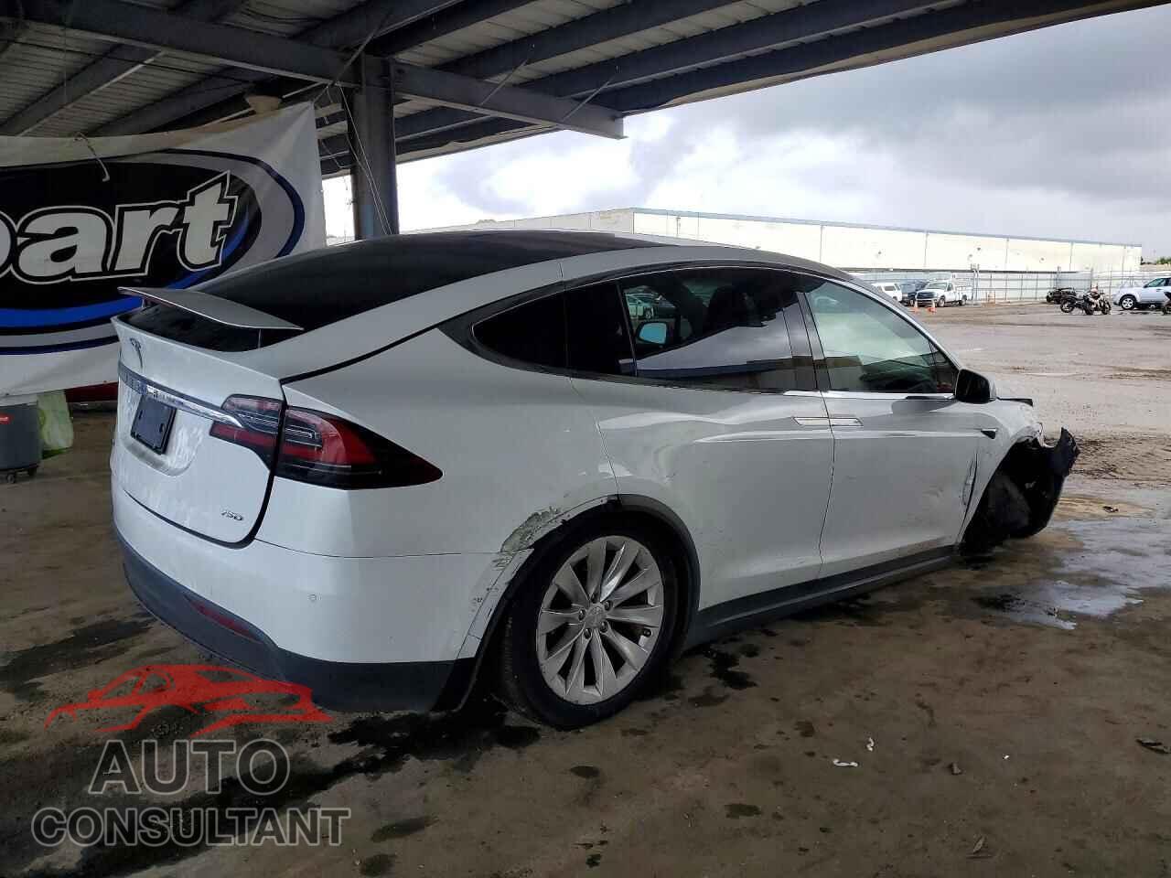 TESLA MODEL X 2017 - 5YJXCBE25HF041720