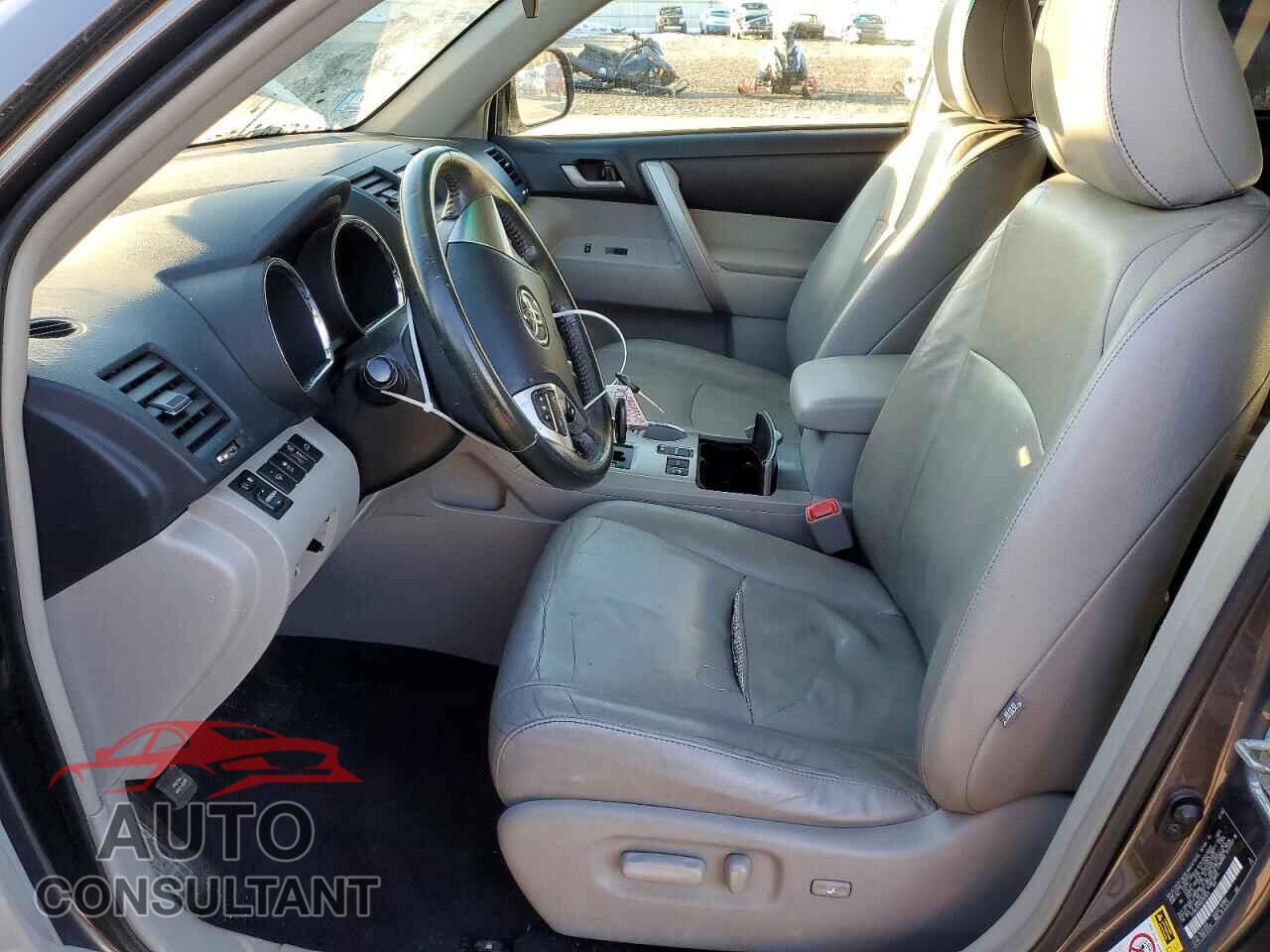 TOYOTA HIGHLANDER 2013 - 5TDBK3EH0DS197872