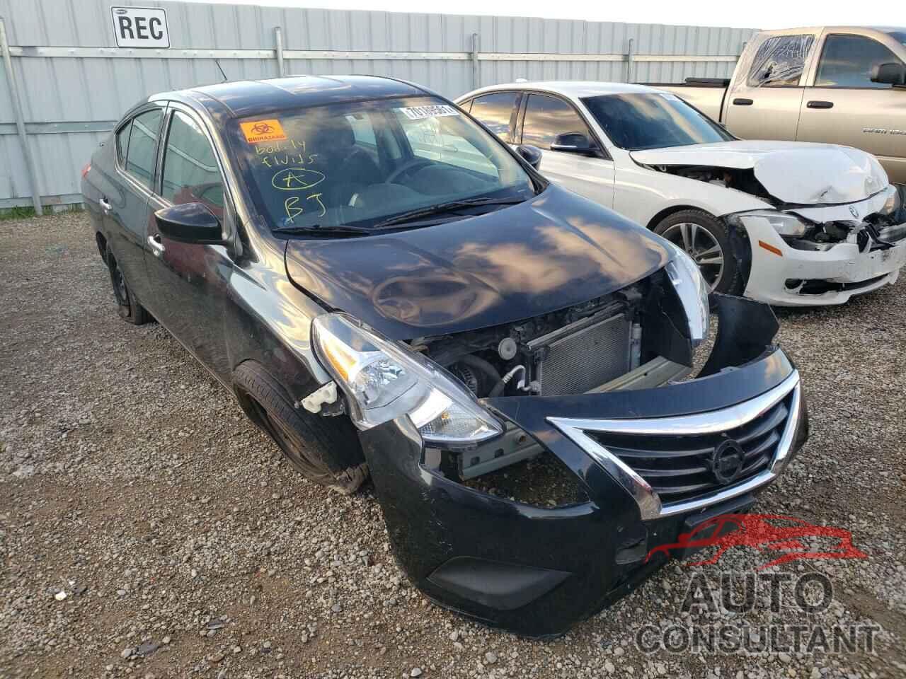 NISSAN VERSA 2018 - 3N1CN7APXJL839812