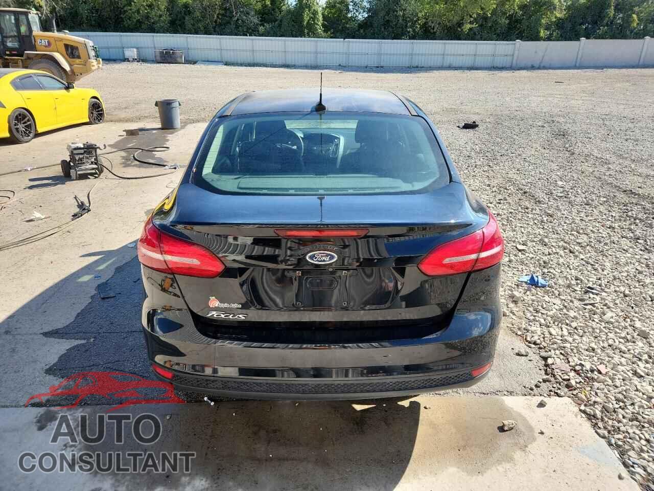 FORD FOCUS 2017 - 1FADP3E27HL335152