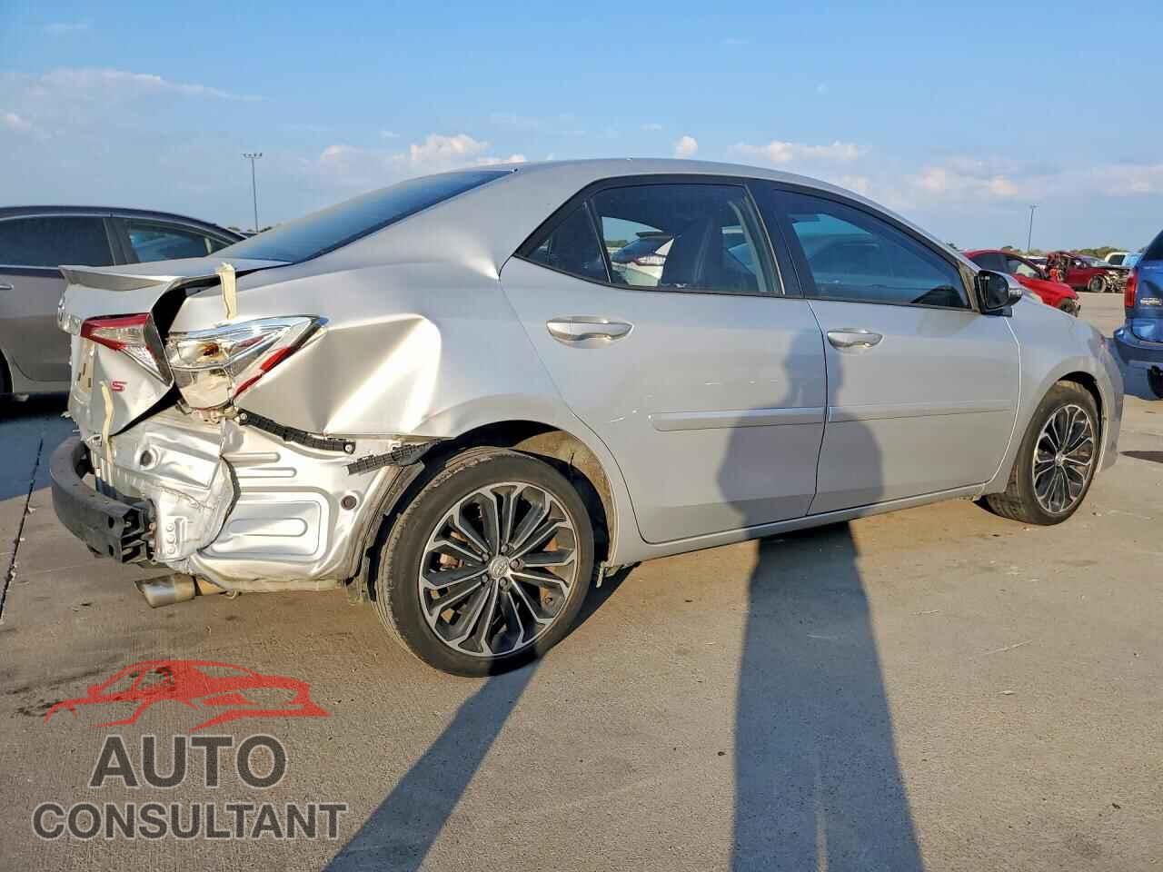 TOYOTA COROLLA 2015 - 5YFBURHE5FP294981