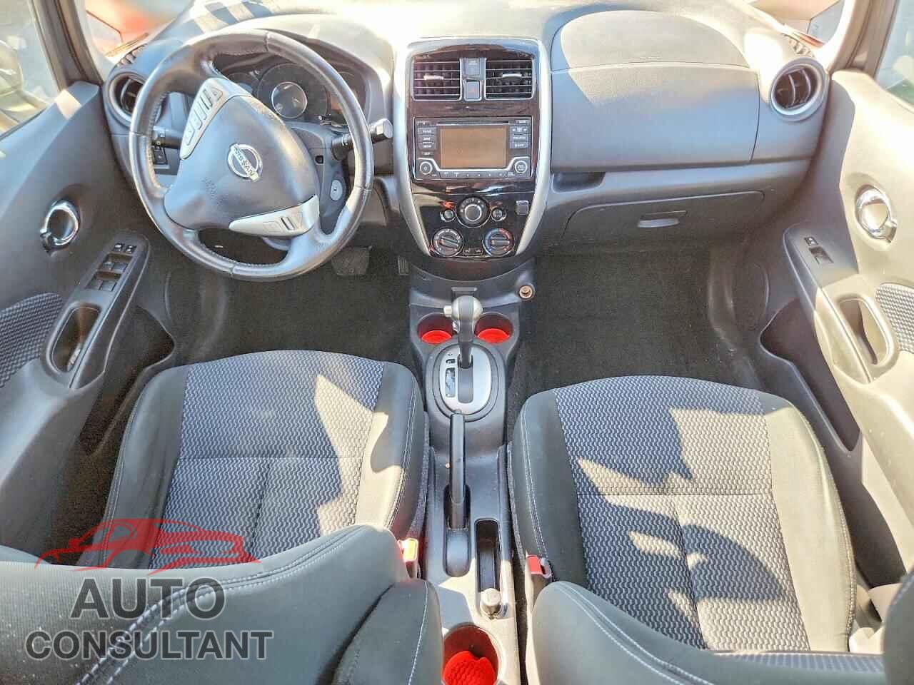 NISSAN VERSA 2017 - 3N1CE2CP5HL365939