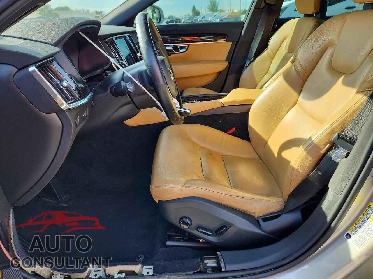 VOLVO S90 2018 - LVY982AK2JP004385