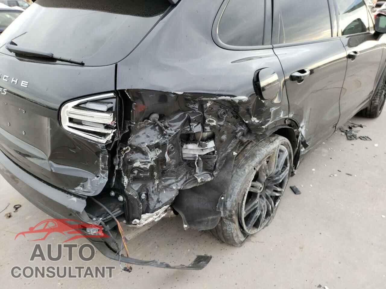 PORSCHE CAYENNE 2018 - WP1AB2A29JLA60111