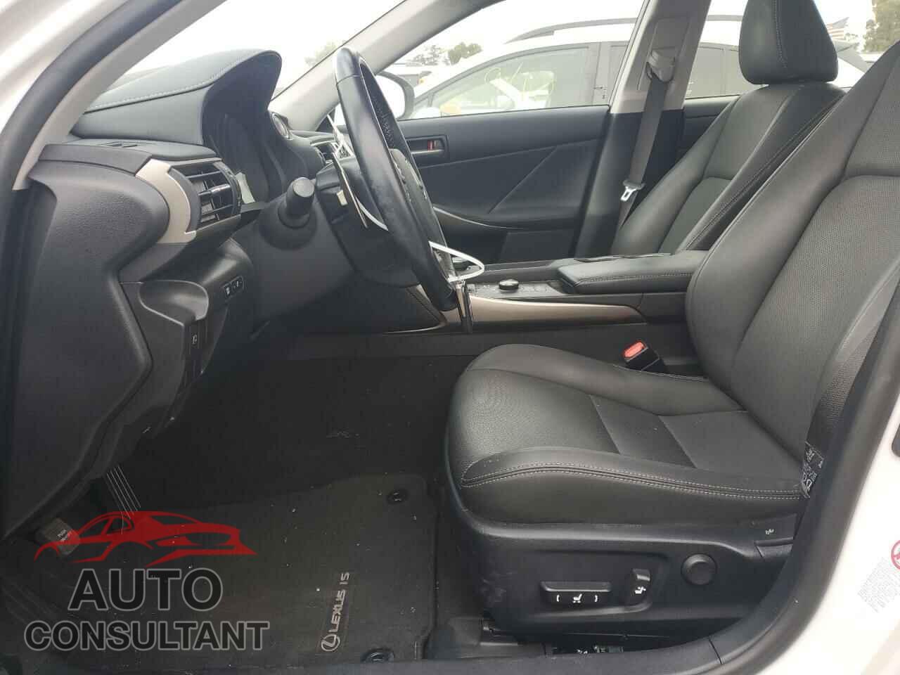 LEXUS IS 2017 - JTHBA1D21H5058994